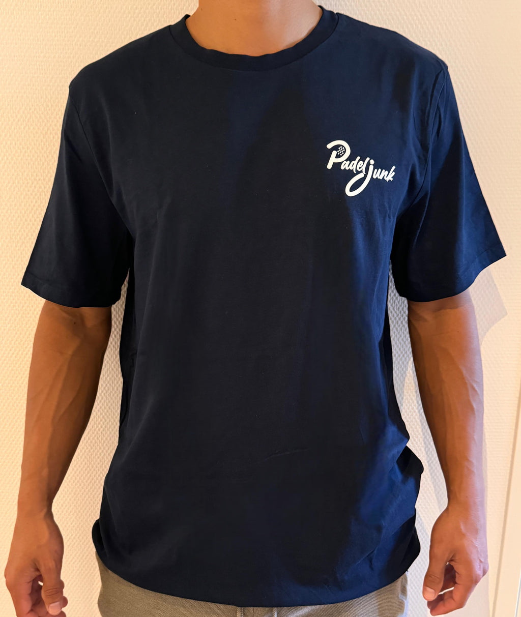 T-shirt  | Donkerblauw | Padel Is The Drug | Oude Collectie